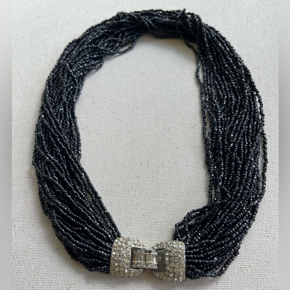 Elegant Black Beaded Necklace with Silver Clasp - Picture 3 of 5